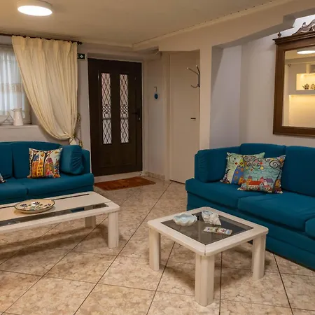 Apartment Nonna Konstantina- Old Town Center Lefkada City