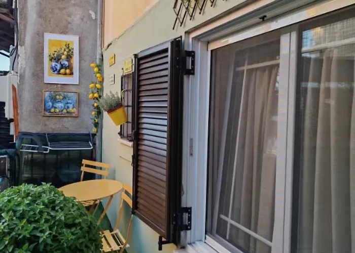 Nonna Konstantina- Old Town Center
